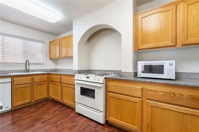 $1,800 | 7275 Phlox Road, Las Vegas, NV 89113