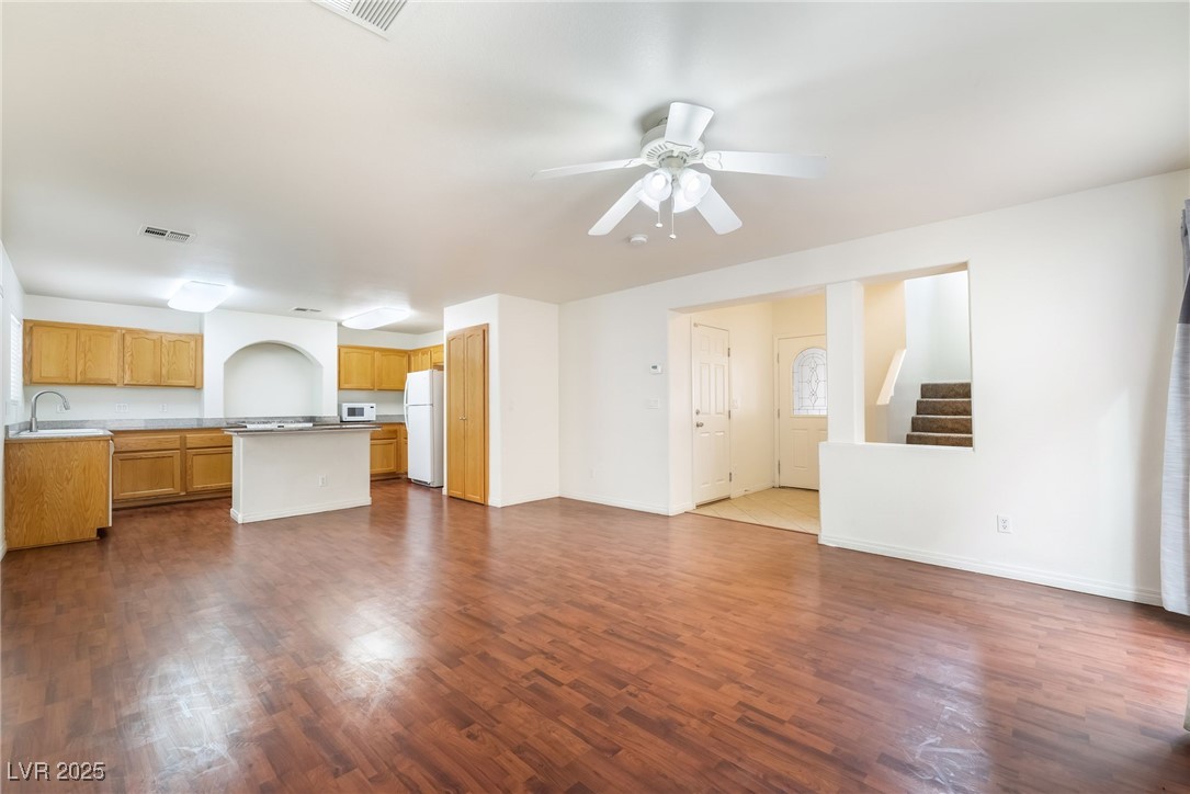 7275 Phlox Road Las Vegas, NV 89113 - Photo 6 of 33