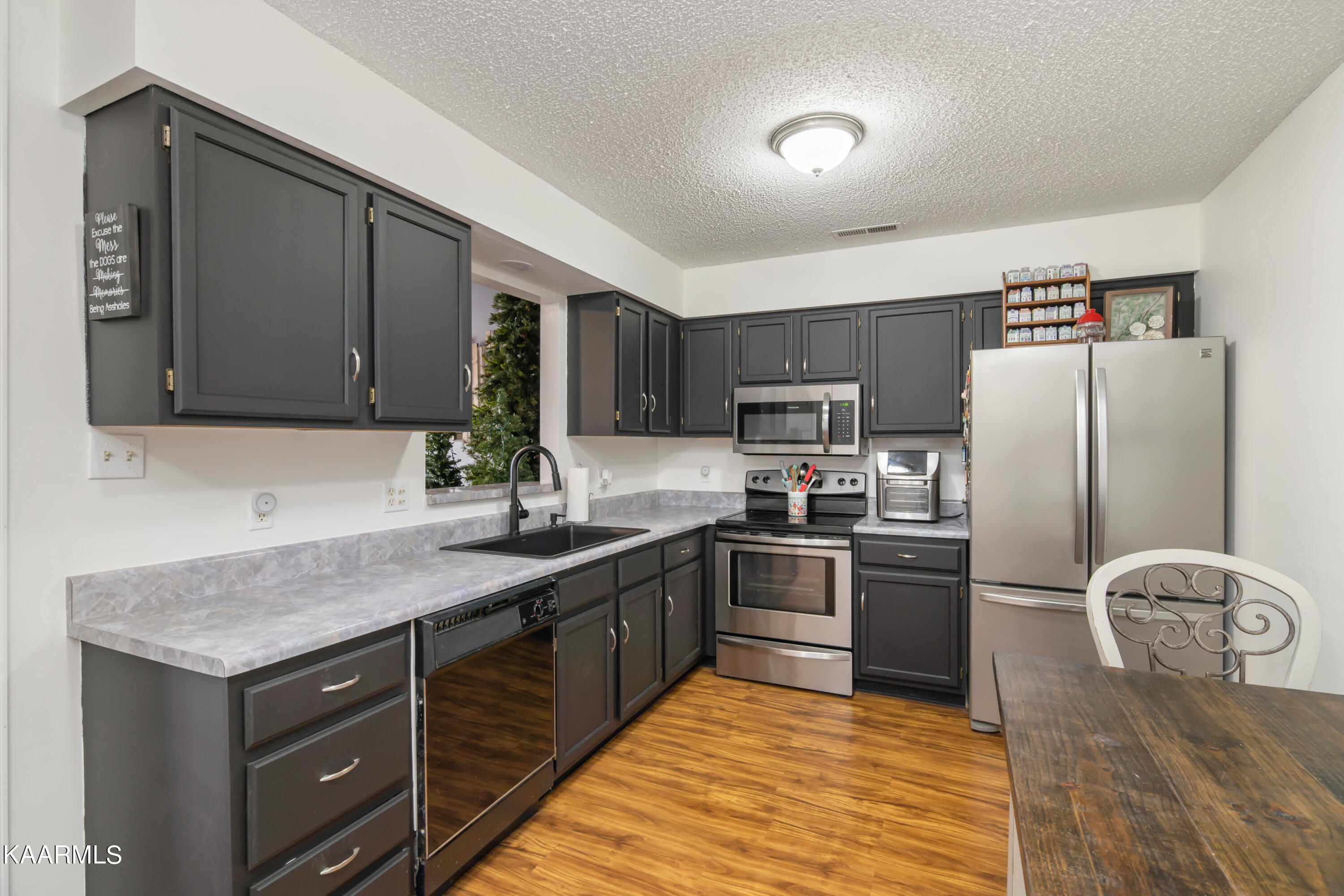 7904 Cavanaugh Way Powell, TN 37849 - Photo 10 of 26 Kitchen