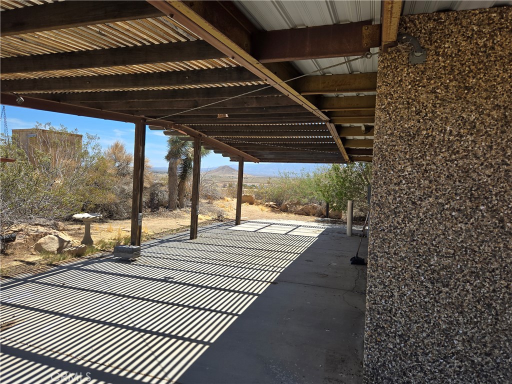 195 Old El Mirage Road Adelanto, CA 92301 - Photo 12 of 37 a view of a balcony