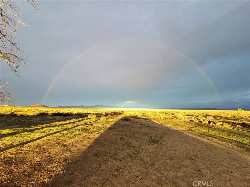 195 Old El Mirage Road Adelanto, CA 92301 - Photo 3 of 37 a view of an ocean beach
