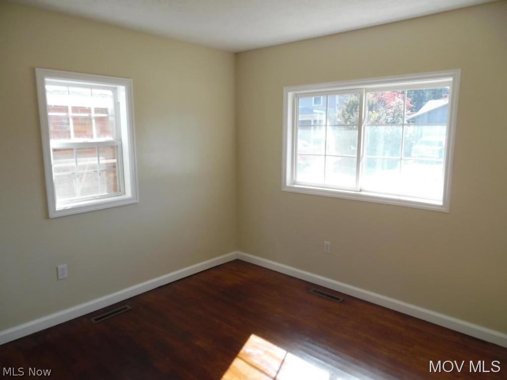 709 41st Street Vienna, WV 26105 - Photo 5 of 11 Bedroom