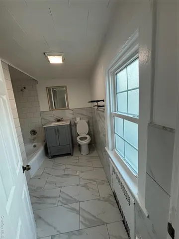 $2,800 | 857 Garfield Street, Unit 2, Franklin Square, NY 11010