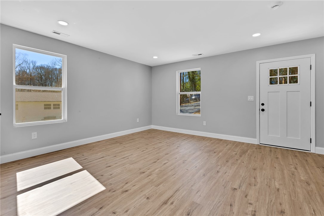 1507 Bennett Drive Anderson, SC 29621 - Photo 7 of 43 Gallery Image 7