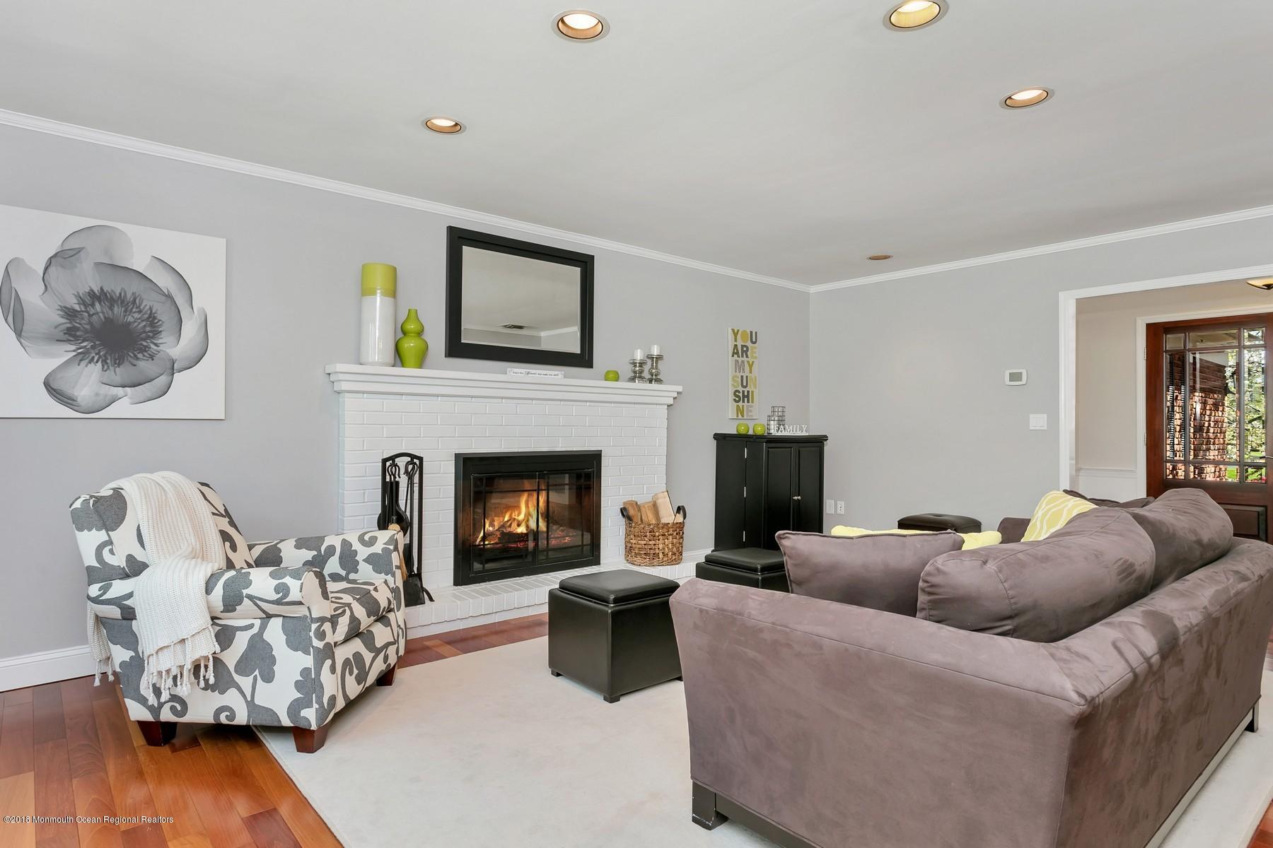 55 Wallace Road Middletown, NJ 07748 - Photo 5 of 26 55 Wallace Rd Middletown NJ-print-008-10