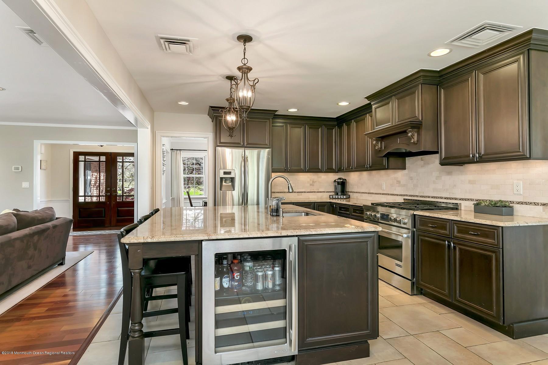 55 Wallace Road Middletown, NJ 07748 - Photo 9 of 26 55 Wallace Rd Middletown NJ-print-010-12