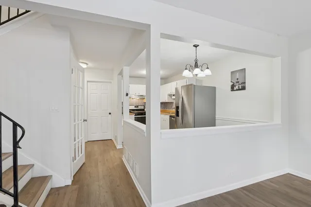 $329,900 | 625 Breakers Point, Schaumburg, IL 60194