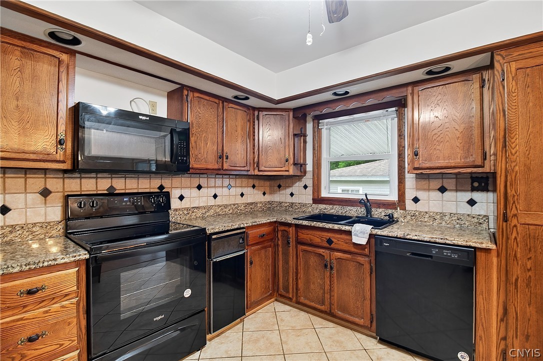 319 Frederick Street Rome, NY 13440 - Photo 10 of 40 Gallery Image 10