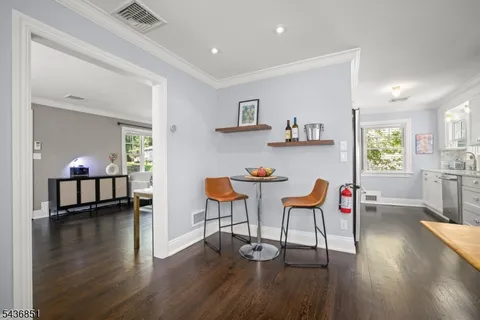 $1,049,000 | 18 Sunset Drive, Millburn, NJ 07041