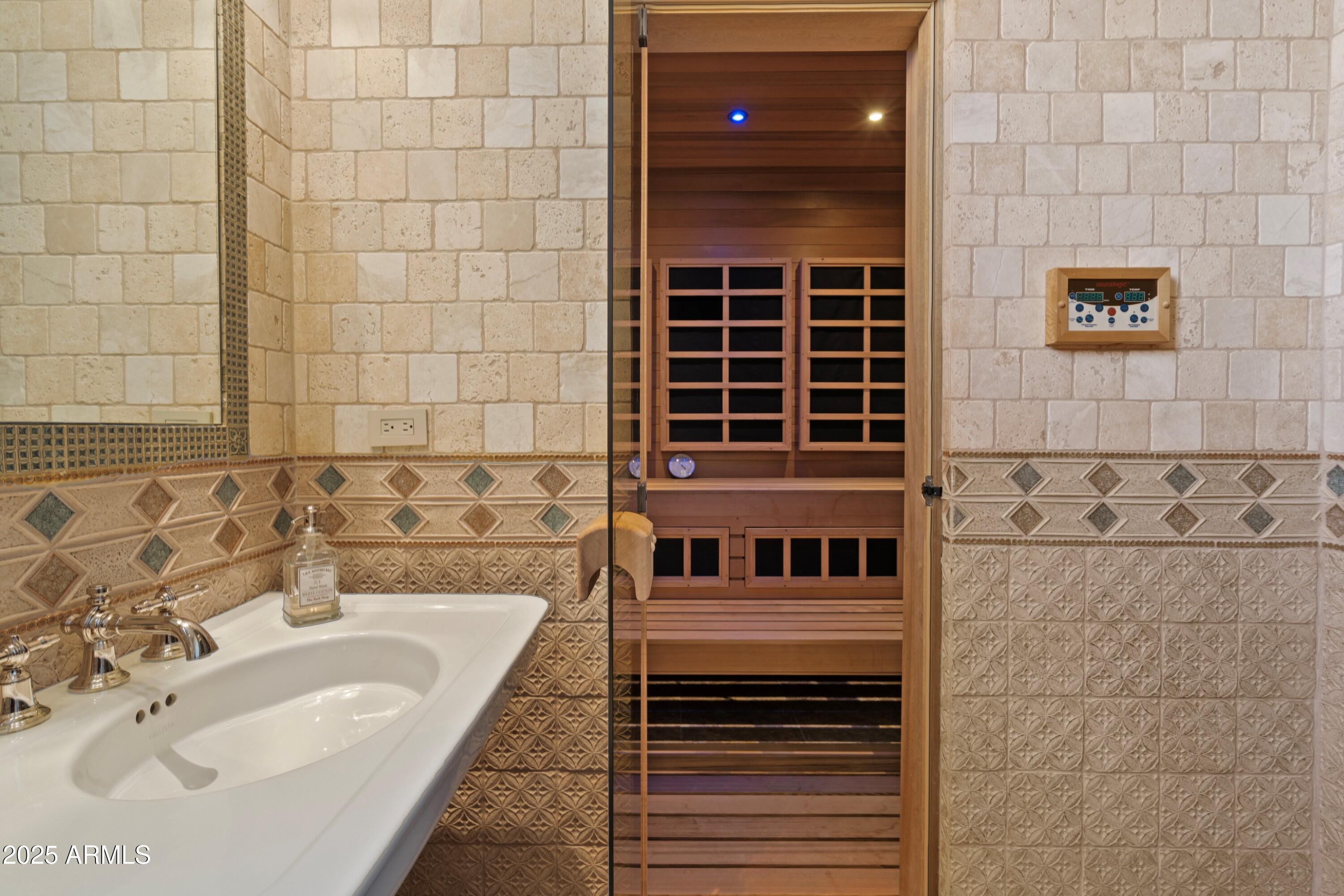 6322 East Turquoise Avenue Paradise Valley, AZ 85253 - Photo 48 of 85 065-DSC00771