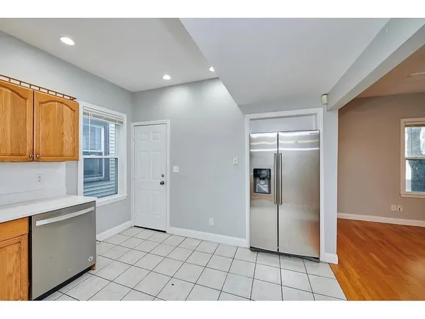 $3,595 | 5-7 Transit Street, Unit 5 2, Boston, MA 02127