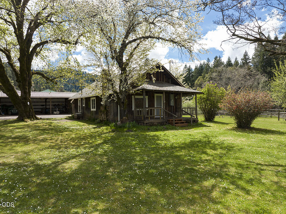 910 Reeves Creek Road Selma, OR 97538 - Photo 24 of 73