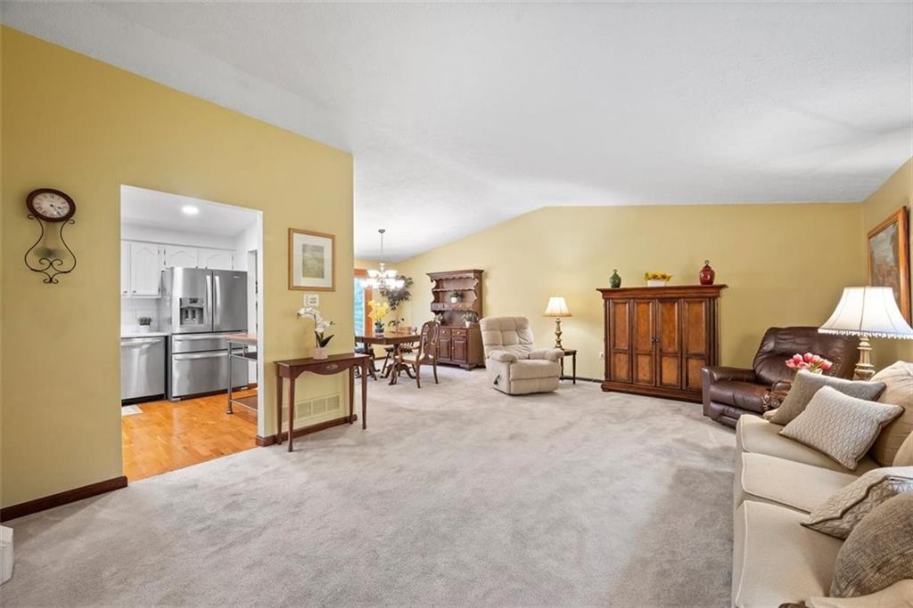 121 Foxglove Road Baden, PA 15005 - Photo 4 of 41