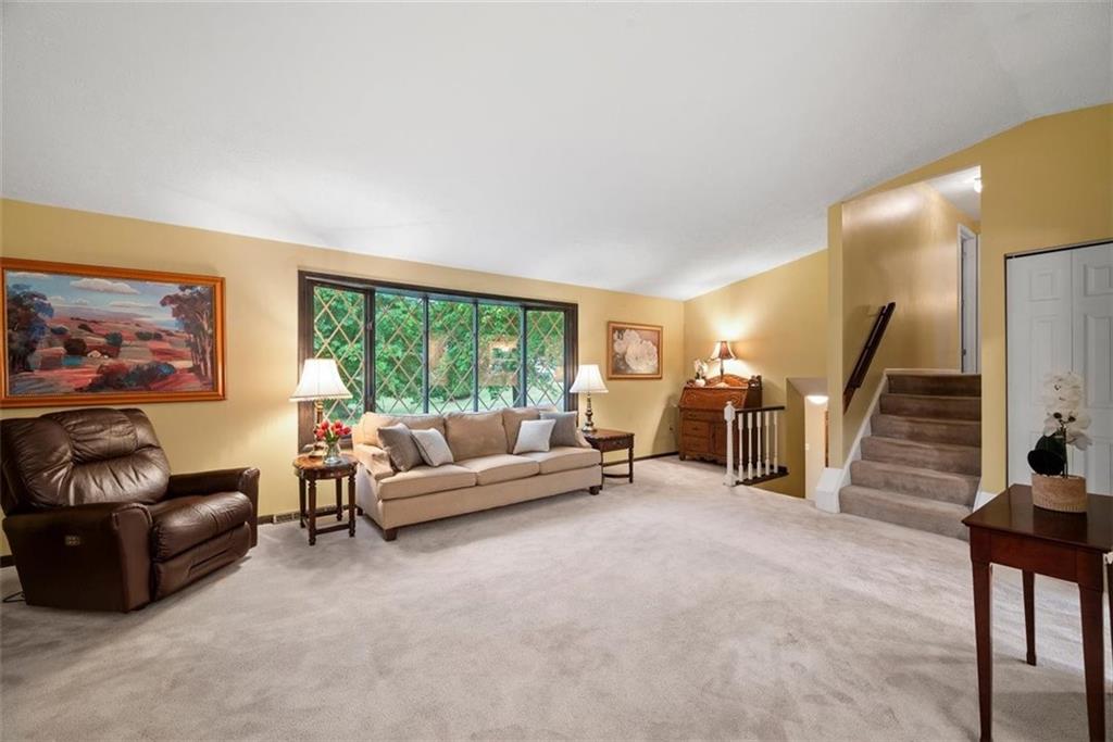 121 Foxglove Road Baden, PA 15005 - Photo 5 of 41