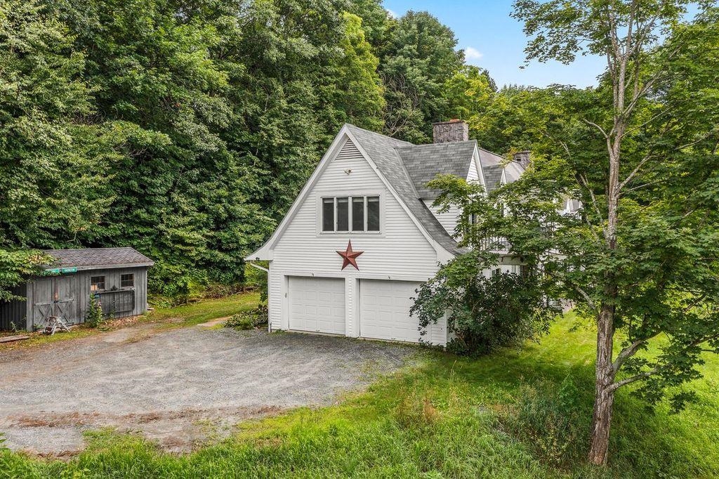 405 Webster Hill Road Pomfret, VT 05053 - Photo 3 of 33 Gallery Image 3
