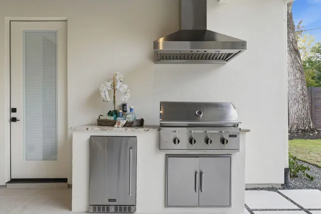 $2,449,000 | 2908 Stoneway Drive, Austin, TX 78757