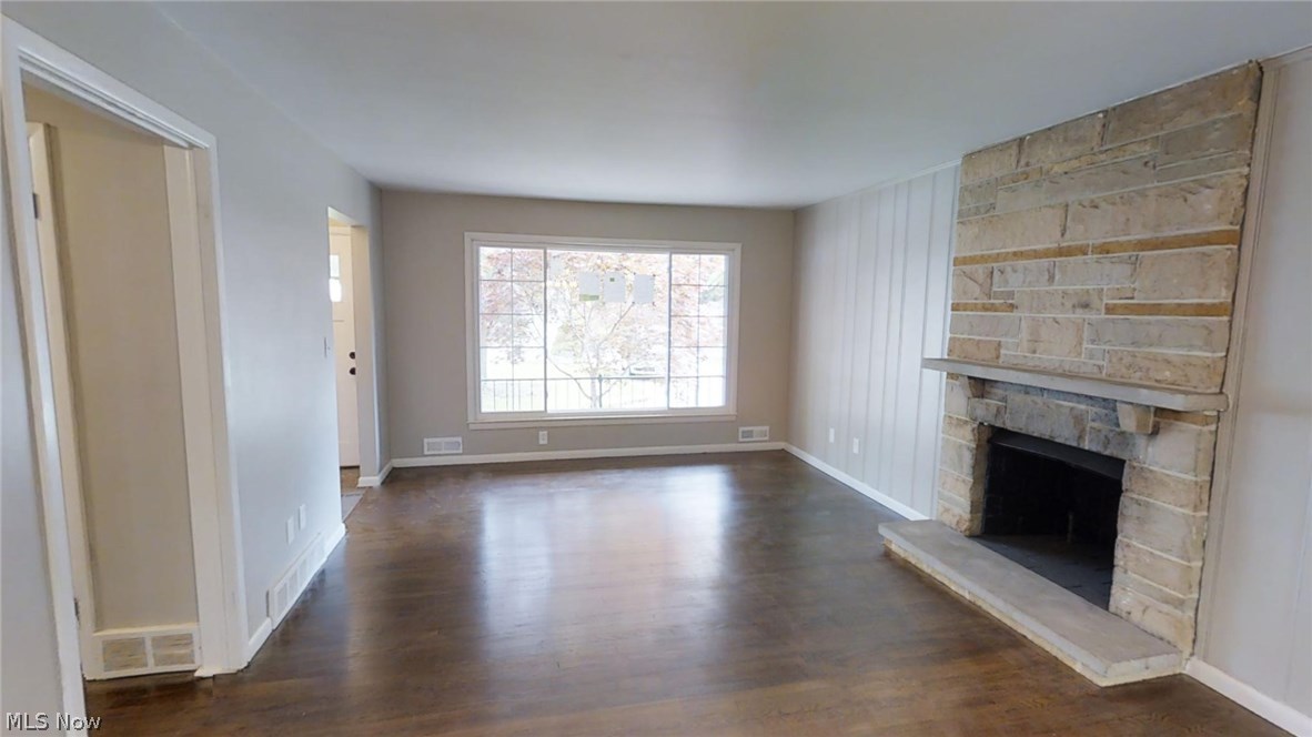 2058 Miami Road Euclid, OH 44117 - Photo 4 of 16 Great Room