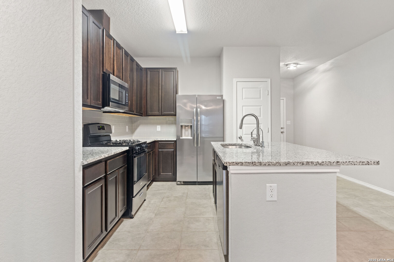 5526 Daniel Way St. Hedwig, TX 78152 - Photo 7 of 13