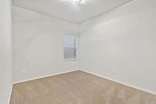 $1,595 | 5526 Daniel Way, St. Hedwig, TX 78152