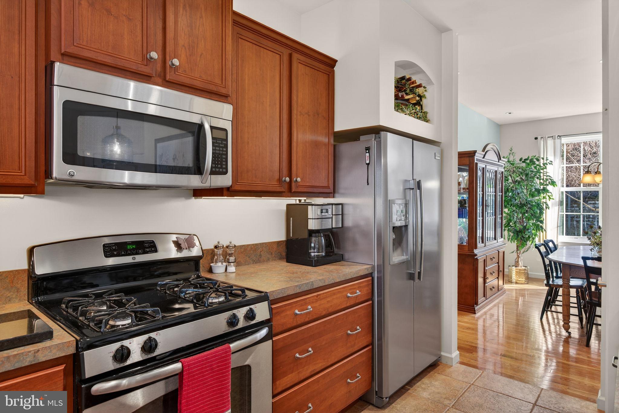 2816 Mimosa Lane Lancaster, PA 17601 - Photo 11 of 51 Gas cooking
