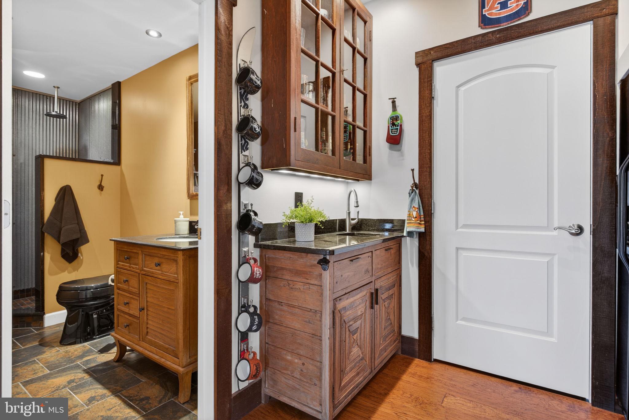2816 Mimosa Lane Lancaster, PA 17601 - Photo 41 of 51 Wetbar