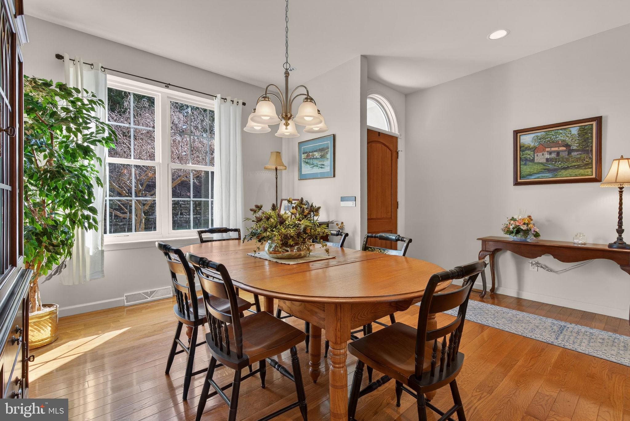 2816 Mimosa Lane Lancaster, PA 17601 - Photo 7 of 51 Dining area