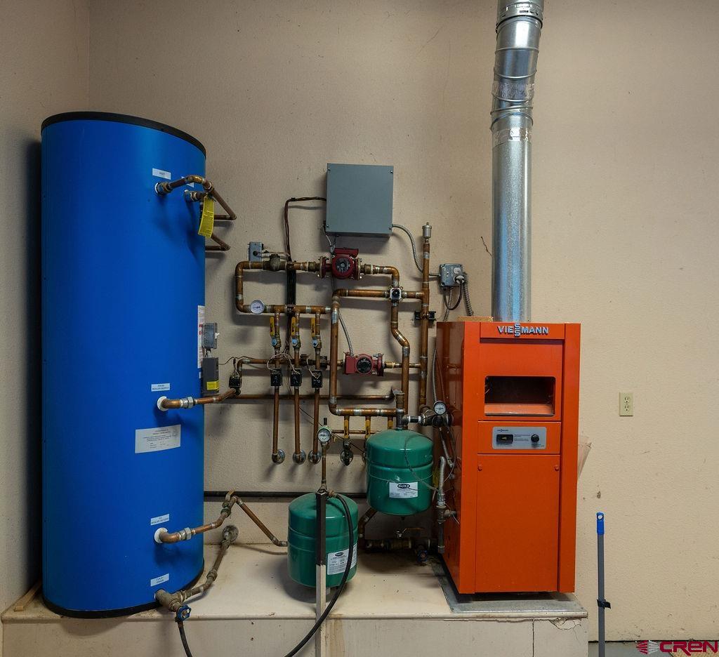 19 Pine Cone Circle Bayfield, CO 81122 - Photo 24 of 31 a room with musical instruments