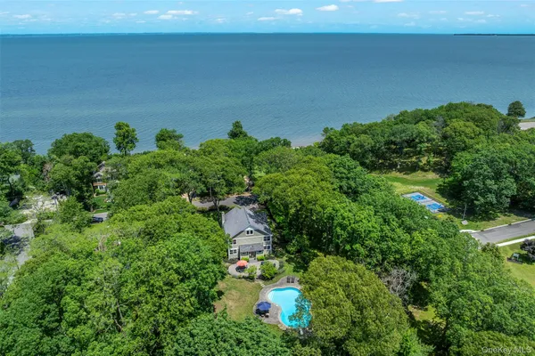 $1,899,000 | 1 Beach Hill Drive, Northport, NY 11768