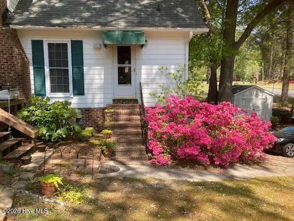 $350,000 | 304 Glasgow Lane, Greenville, NC 27858