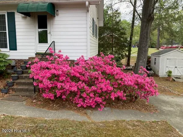 $350,000 | 304 Glasgow Lane, Greenville, NC 27858