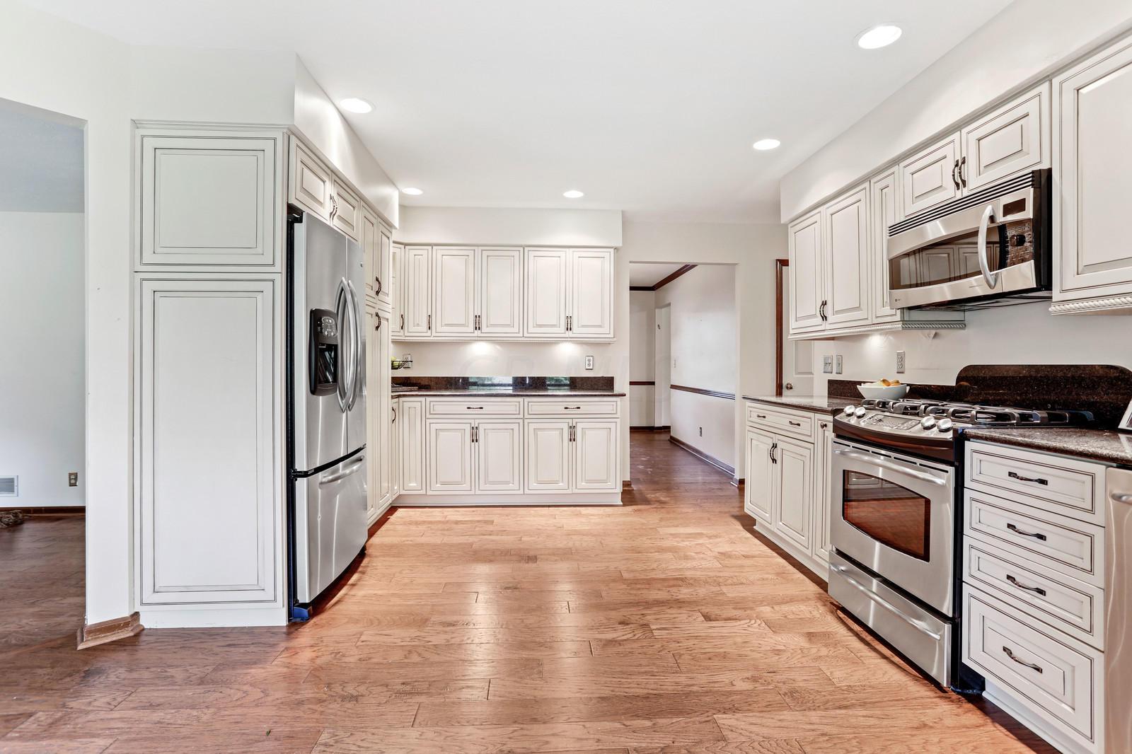 1146 Riva Ridge Boulevard Gahanna, OH 43230 - Photo 2 of 46