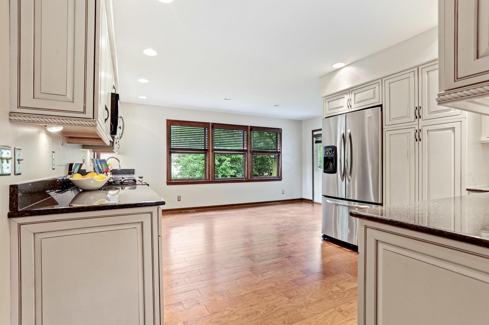1146 Riva Ridge Boulevard Gahanna, OH 43230 - Photo 4 of 46