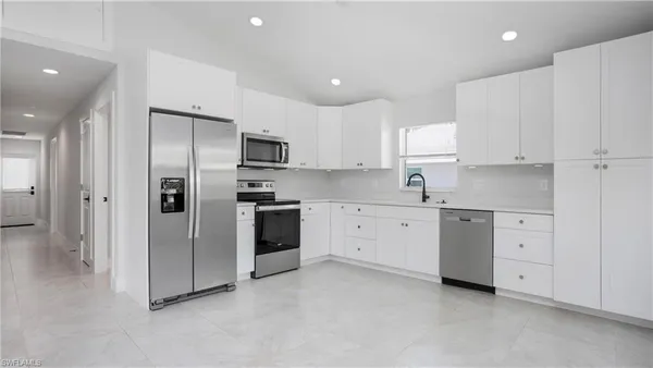 $2,850 | 27302 Dortch Avenue, Bonita Springs, FL 34135