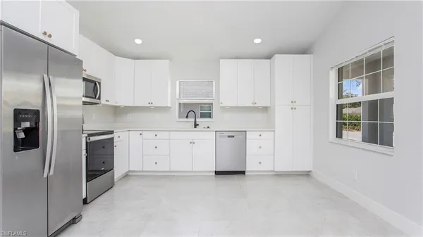 $2,850 | 27302 Dortch Avenue, Bonita Springs, FL 34135