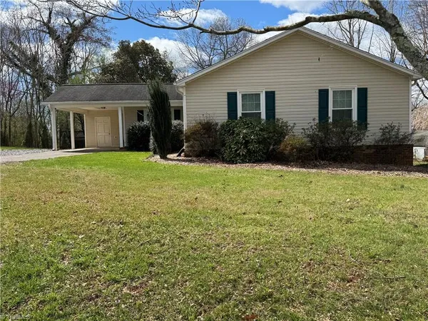 $245,900 | 106 Meta Court, King, NC 27021