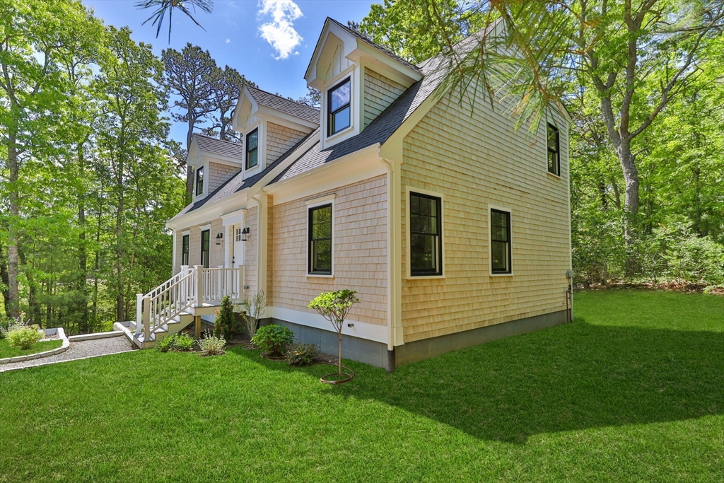 41 Little John Road East Falmouth, MA 02536 - Photo 3 of 34