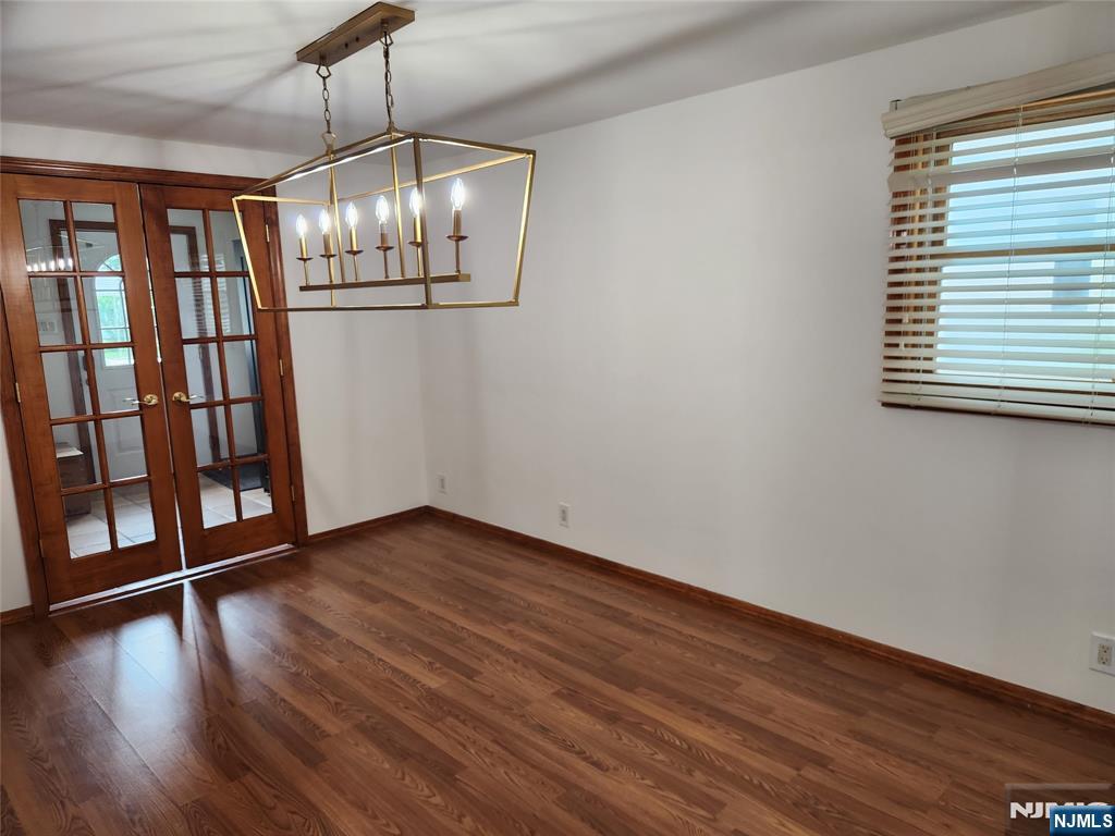 561 Green Valley Road Paramus, NJ 07652 - Photo 11 of 28