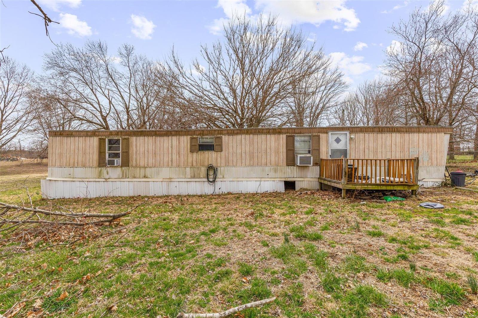 1015 Center Drive Bismarck, MO 63624 - Photo 2 of 7