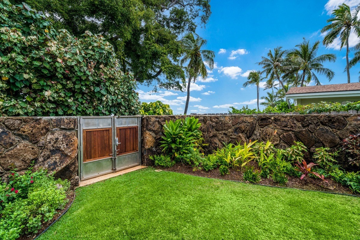 352 Wailupe Circle Honolulu, HI 96821 - Photo 15 of 22