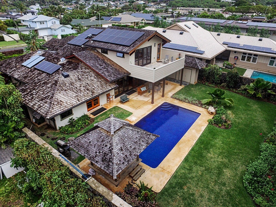 352 Wailupe Circle Honolulu, HI 96821 - Photo 4 of 22