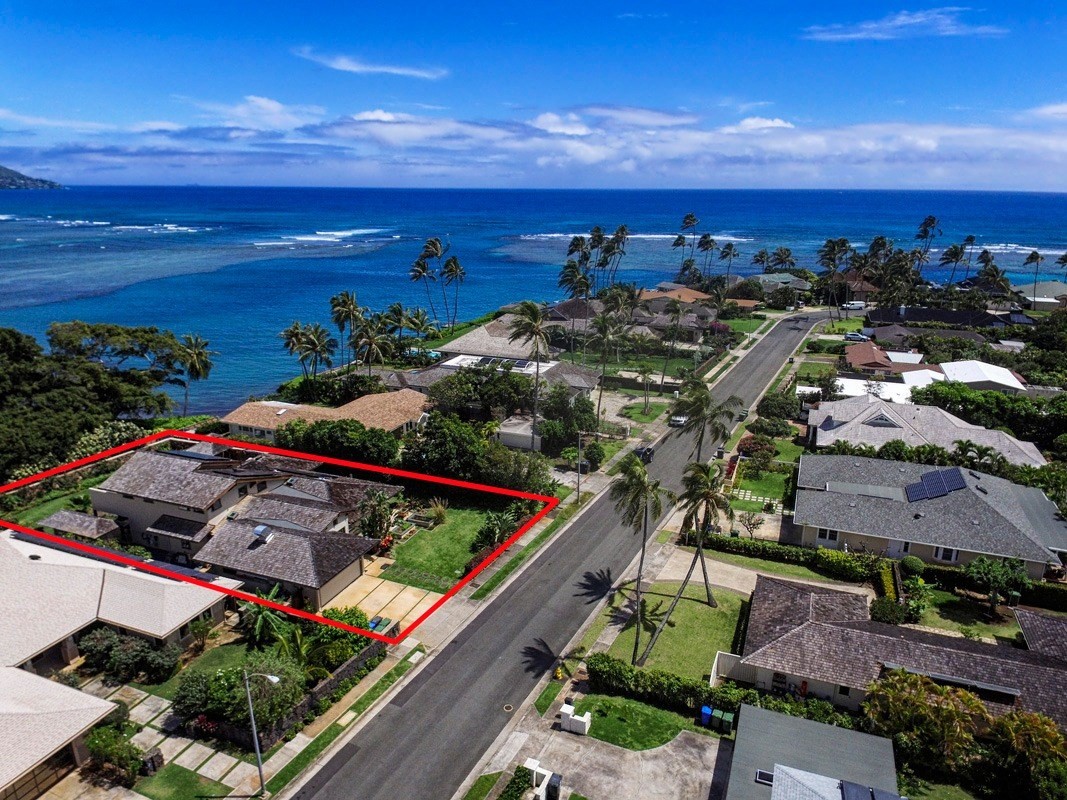 352 Wailupe Circle Honolulu, HI 96821 - Photo 5 of 22