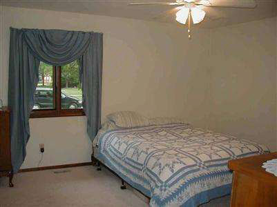 320 Sunset Drive Flushing, MI 48433 - Photo 2 of 10 20240933-1.JPG