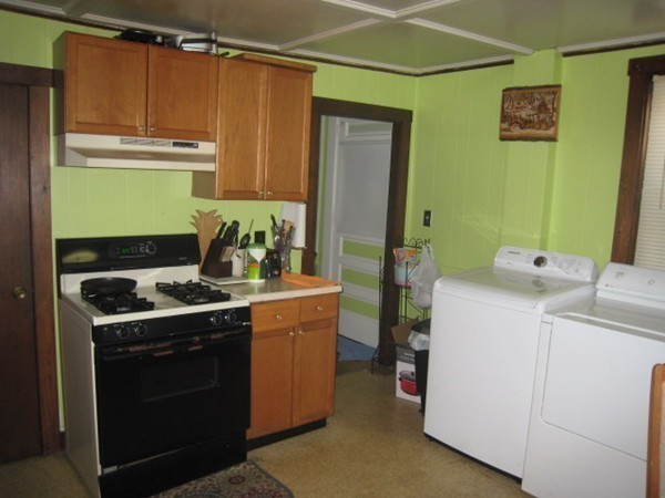 11 Spring Street Gloucester, MA 01930 - Photo 4 of 16 Gallery Image 4
