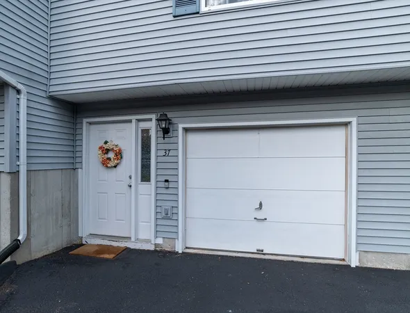 $269,900 | 37 Waters Edge Drive, Unit 37, Ludlow, MA 01056