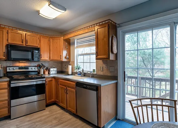 $269,900 | 37 Waters Edge Drive, Unit 37, Ludlow, MA 01056