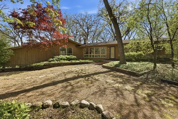 $575,000 | 8623 Algoma Drive, Palos Park, IL 60464
