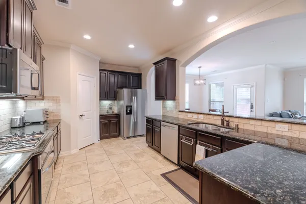 $3,450 | 14 Arrow Feather Place, The Woodlands, TX 77389