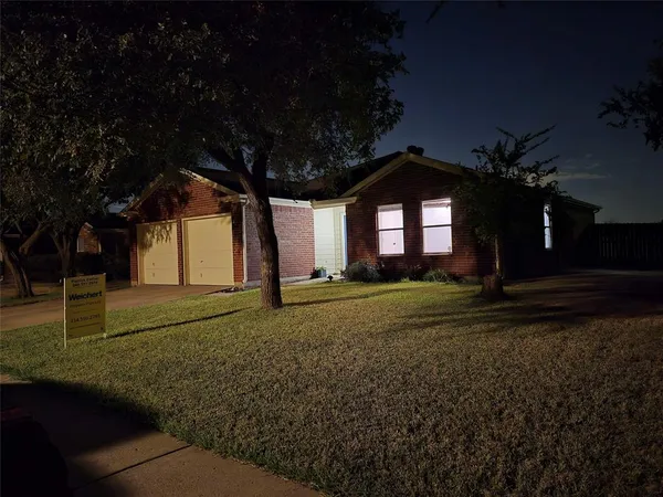 $285,000 | 3901 Sonoma Drive, Denton, TX 76226
