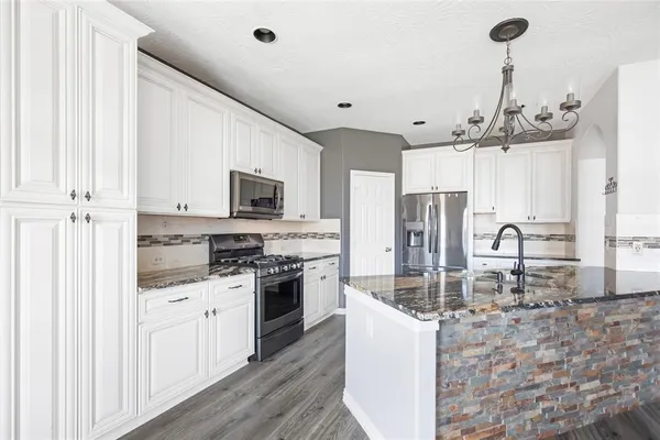 $3,400 | 8214 Mandalay Bay Drive, Baytown, TX 77523