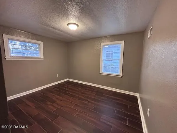 $1,295 | 3906 South S Barrow, Baton Rouge, LA 70802